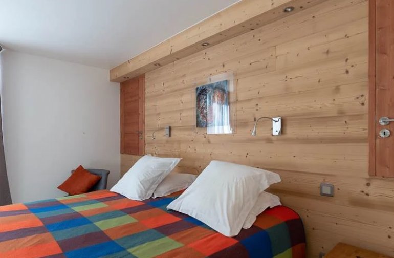 Chalet-Rochebrune-Apartment-la-turche 1 Bedroom 2 Bathrooms Sleeps 4